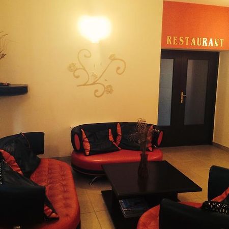 Hotel Fiama Otelu Rosu Экстерьер фото